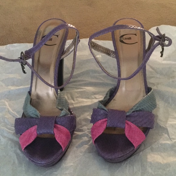 Shoes - Picture 1 of 8